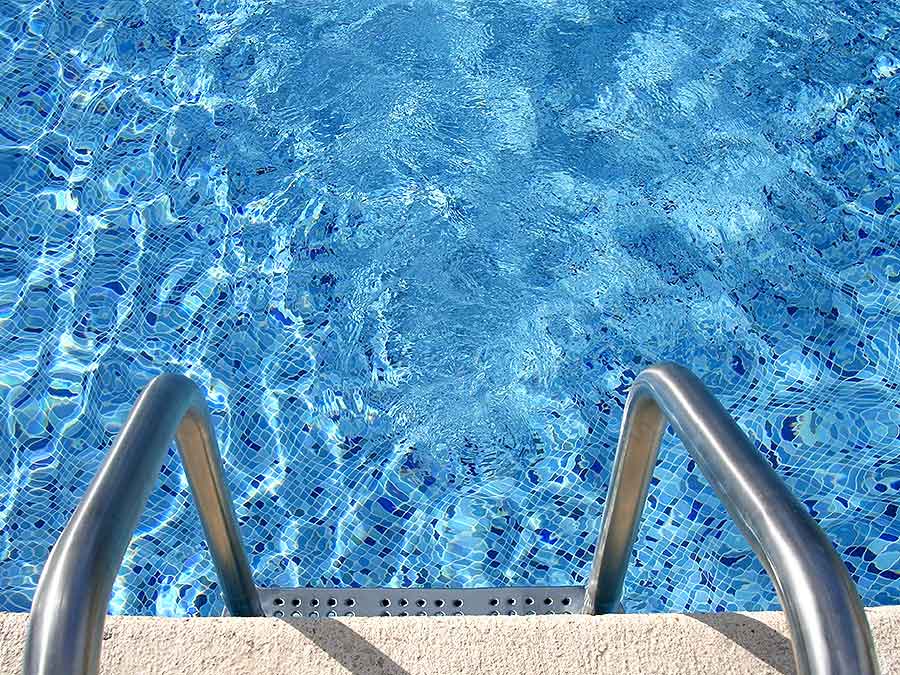 swimming-pool-steps-salop-pool-services